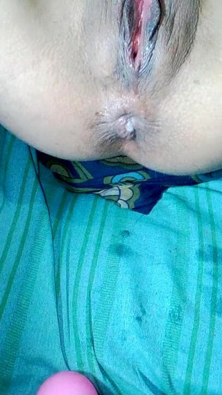 Nicolebella98: Jag leker med två bollar som sätter dem i min...