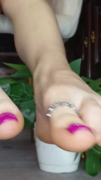 Lady Angela Toe Rings tổng hợp - clip 6 feet