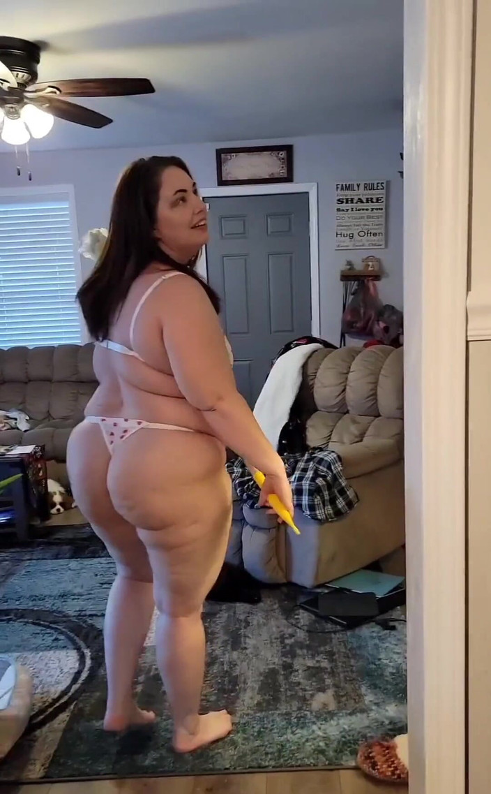 KinkyKatie: Je to komické nebo sexy?