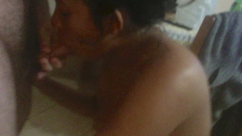 Megacute9999: Endonezyalı Dizlerinin Üstünde Penis Emiyor