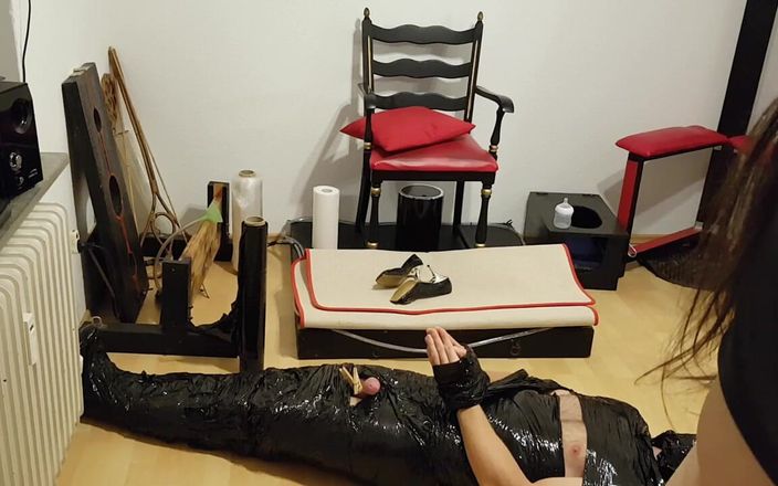DOMINATRIX6: L’esclave à foil, partie 3.
