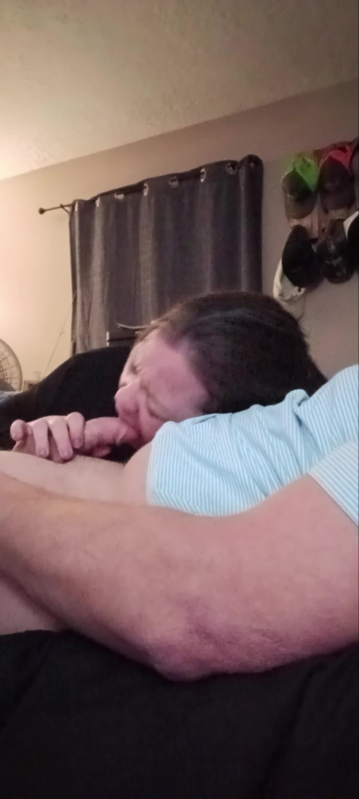 Southern Bell: 彼女はそのディックで何をしているかを知っています