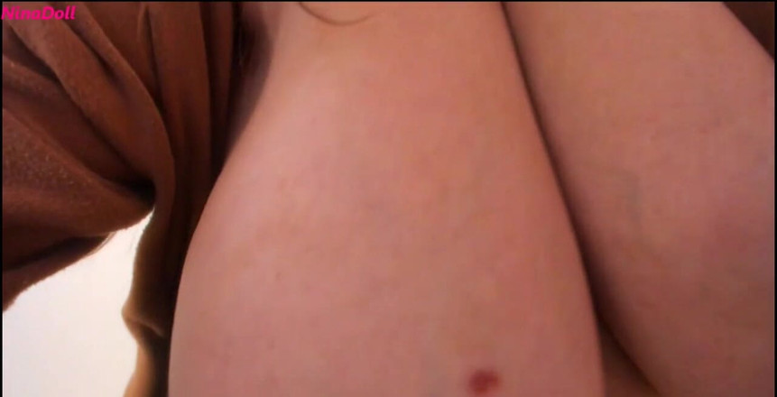 Nina Doll: Götüme şaplak at ve meme uçlarımı yala