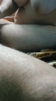 Gordinha milf dando punheta ejaculação