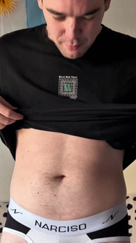 Si Dia Kencing Pada Saya Semasa Saya Masih Memakai Jockstrap Basah Dan T-Shirt Saya