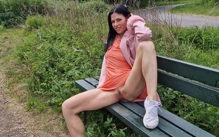 Nicky Brill: Naakt plassen