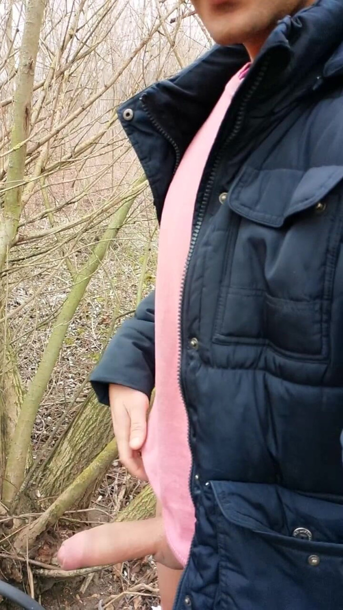 Idmir Sugary: Twink stříká na židli použitou pro šukání v cestovní oblasti