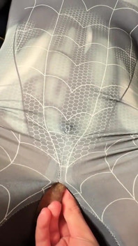 スパイダーウーマンで射精