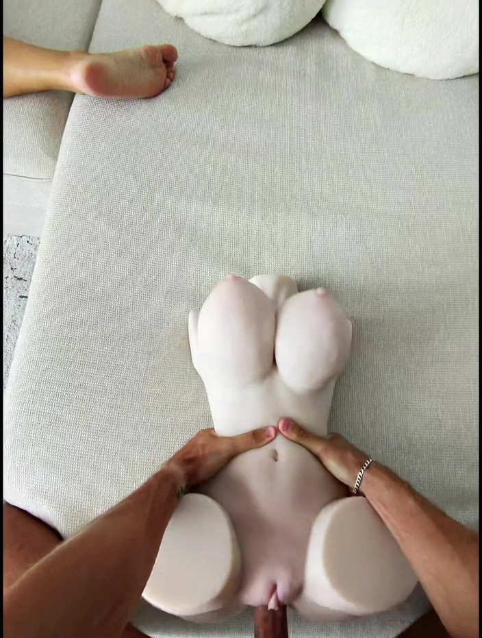 Chokobanana: Đã phải lựa chọn giữa bạn cùng phòng của tôi...