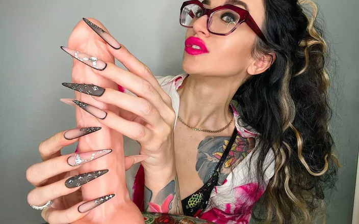 Julia domaina: Long Nails, Sucking Fingers, Handjobs with Spit, Teasing and More