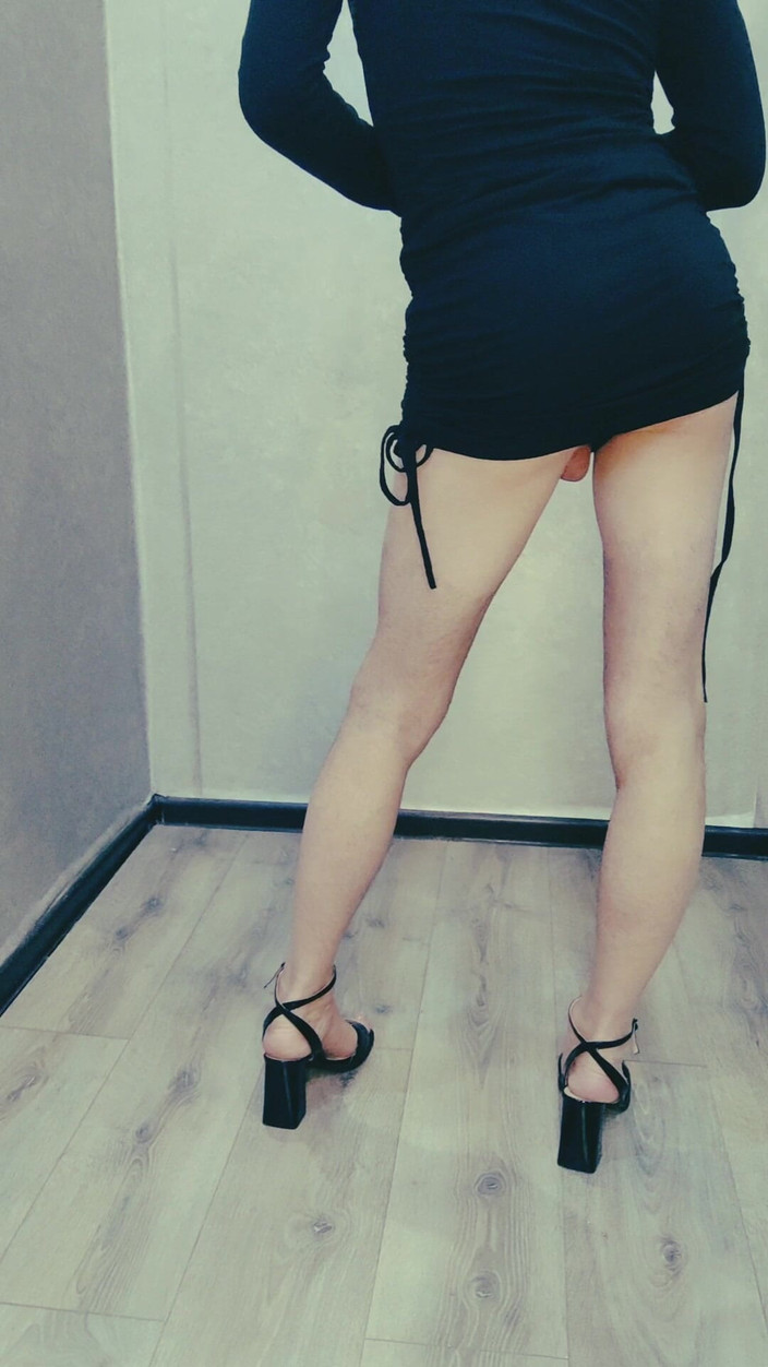 Lana Cross: Chodím sám po domě