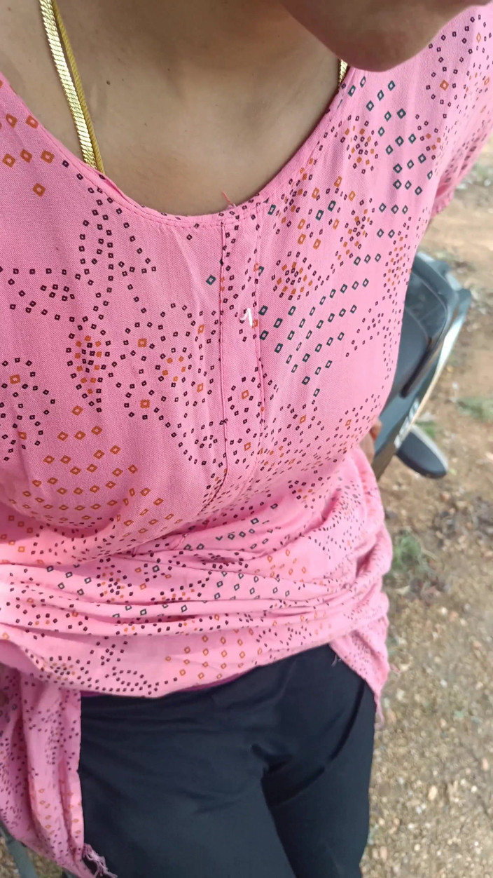 Pushpa studio: Ofis personeli açık havada romantizmin tadını çıkarıyor ve müdürle sikişiyor bölüm 1