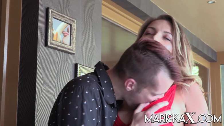 Mariska x: Mariskax - Carollina Cherry götünü ve amını siktiriyor