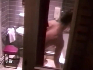 Hardcore Lovers: La formosa bionda si masturba e si rade una mora...