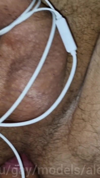 Aku dientot habis-habisan sama kontol besar sampai aku crot di dalam