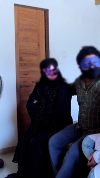 Eş Değiştiren Çift Evli Kadın Değiş Tokuş Yapıyor "iki Müslüman Çift, Bir Odada Çıplak Gerçek."