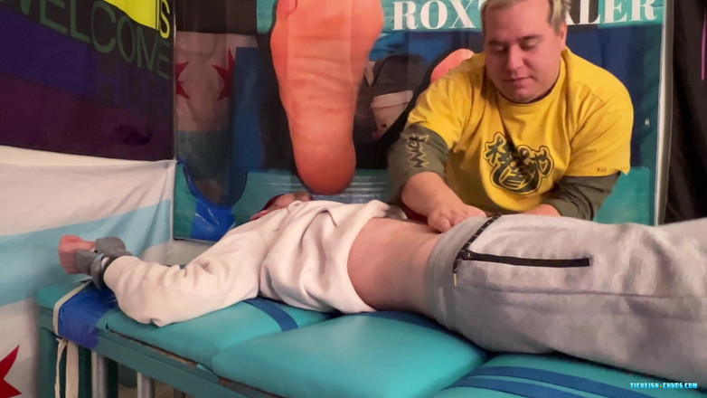 Ticklish Chubs: Chicago chase ha bisogno di solleticare