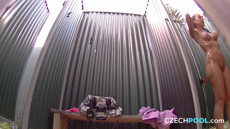 Czech Pool: Hồ bơi Séc 14: máy bay bà già độc quyền