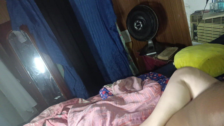 Cuckold Couple Swing: 장난꾸러기 아내가 연인의 큰 자지와 함께 안에 사정하는 장면, 간통 촬영