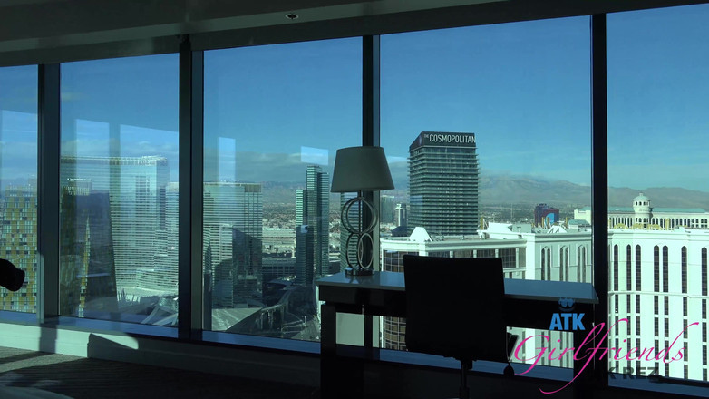 Classic ATK Girlfriends: Ariana adoră să-ți sugă pula prima dată dimineața