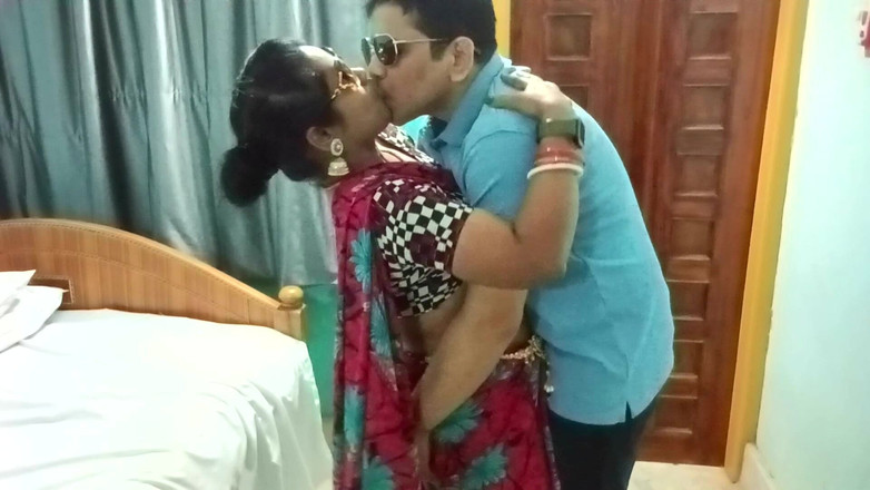 Popmini: Capo dell'ufficio indiano sesso caldo romantico deepak con la lady...