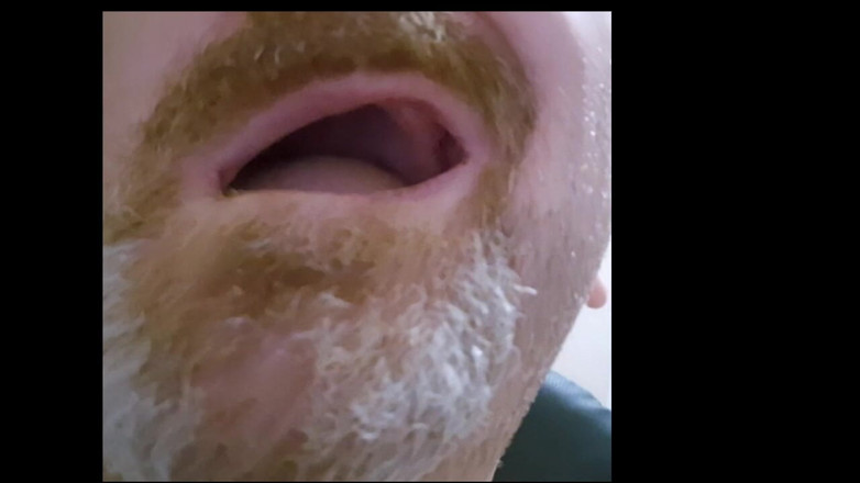 ChubbyDaddyBearLuka: Tandlös björn släpper in oss i sin mun – munfetisch