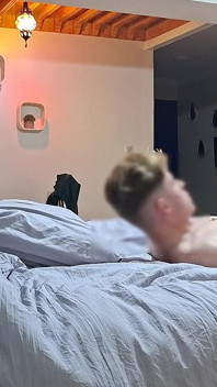 Il giovane soldato ceco prova il sesso gay quando la sua ragazza non è in giro - jirkan