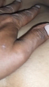 Quente bhabhi deixa Arpita com óleo na buceta dela de uma maneira tremendo