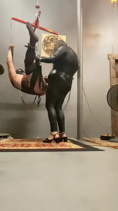 Mistress Scarlet Kiss: Sissy handsfree kommer för tidigt i kyskhet under pegging och...