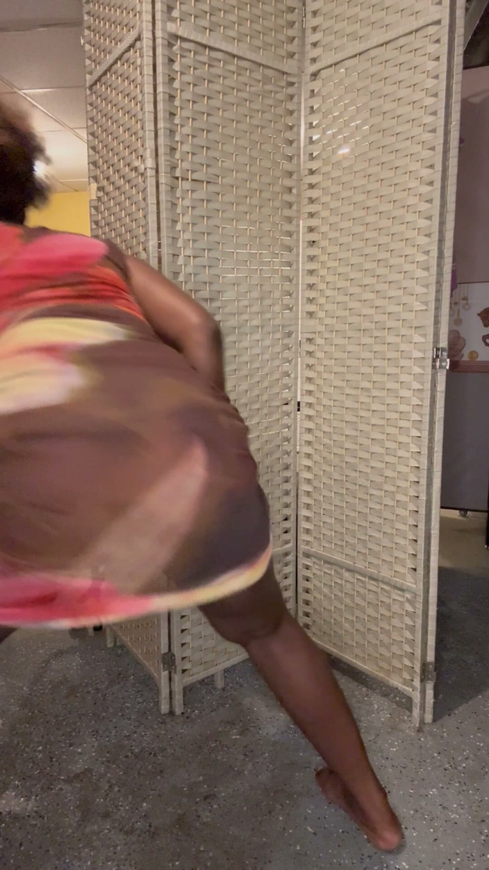 ALLIYAH ALECIA: Twerk Yapıyor