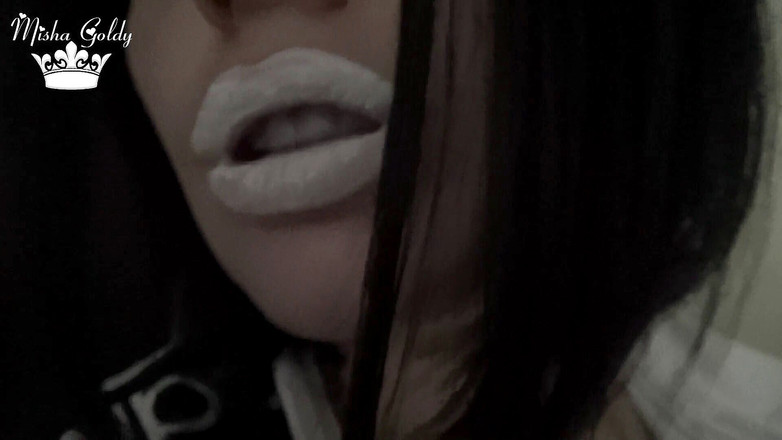Goddess Misha Goldy: Bibir putih sihir saya