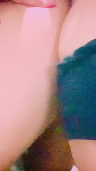 Meu meio-irmão fodeu minha bunda e minha buceta rosa gigante