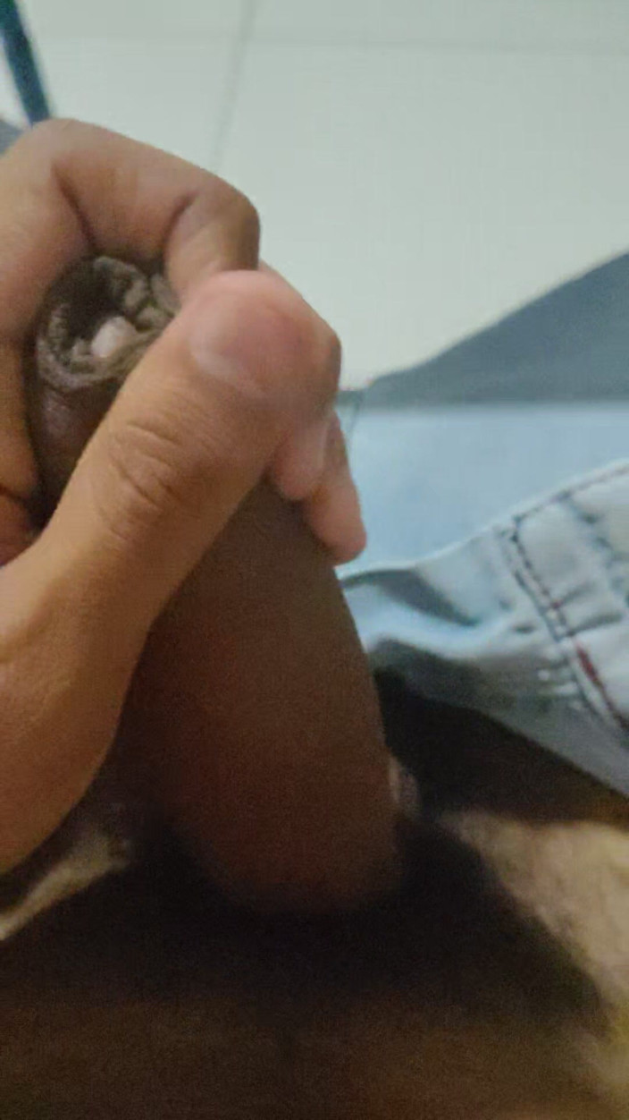 slayboy69: Éjaculations de la première grosse bite en POV, grosses couilles,...