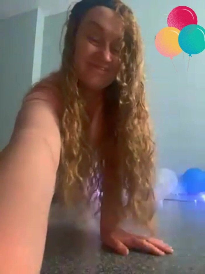 VikkiGeorgia: Popping Balloons değil