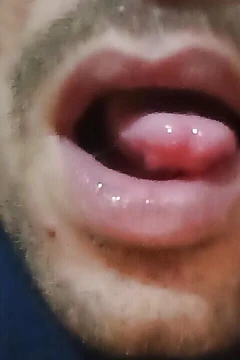 Sonia에게 경의를 표하는 하이힐 소녀