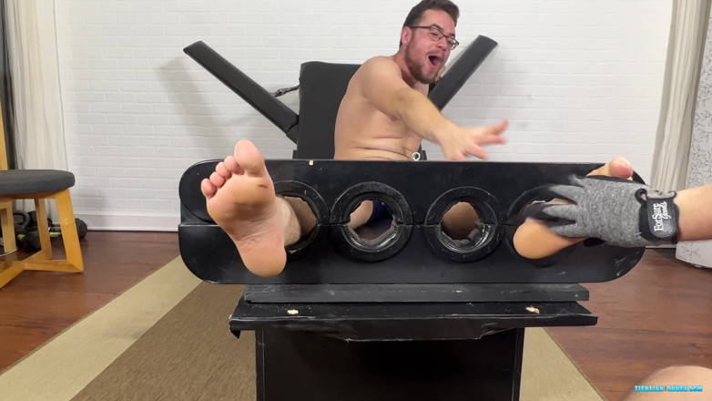 Ticklish Chubs: Cdubs używa bezpiecznego słowa
