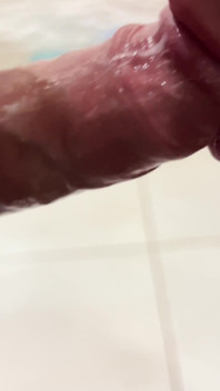 Ha avuto un sacco di colpi di sperma in bocca