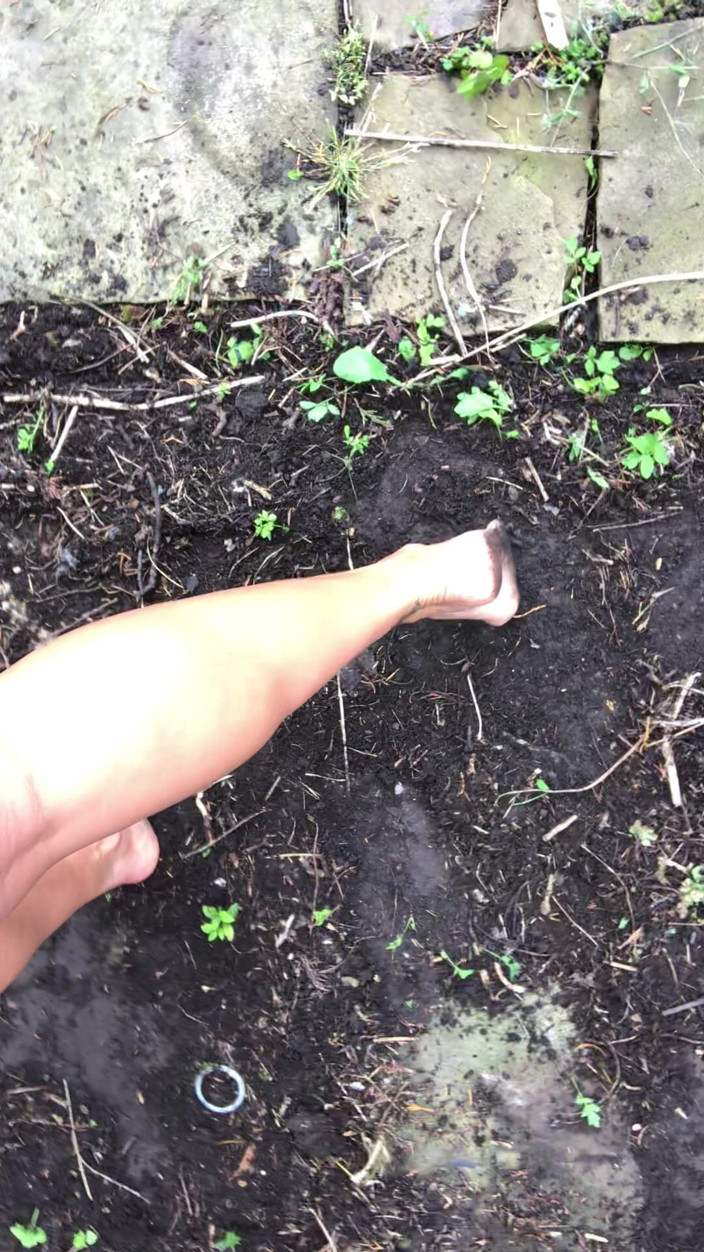 CALLIE ROKS: Clean My Mud Dirty Feet Slave