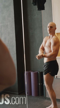Croazieră la sală și futai cu venerare musculară