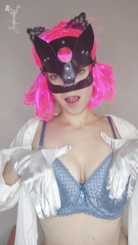 Let My Natural Tits and Kitty Mask Seduce You as I Masturbate