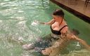 Lady Valeska femdom: Dunked dans la piscine