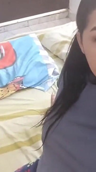 Nalgona precisa de um pau na bunda apertada