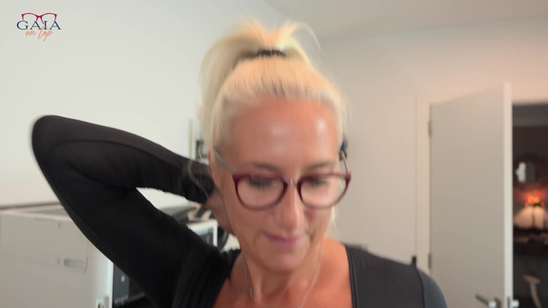 Gaia On Top: 388 MILF à gros nichons - pisse anale - prolapsus