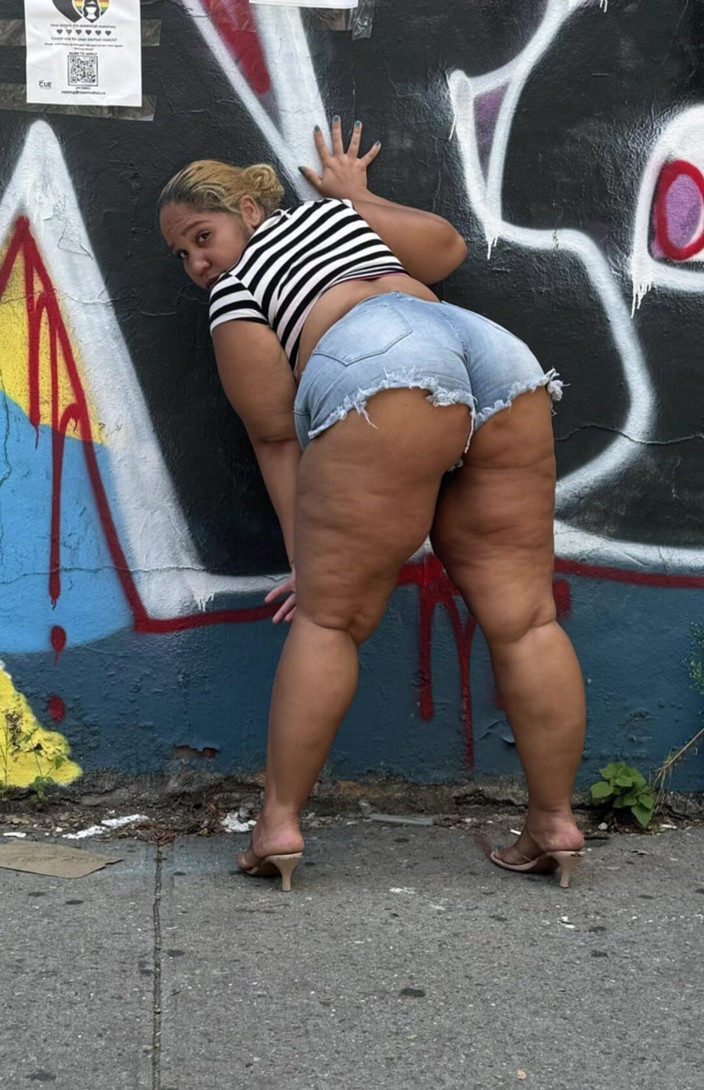 PutiLing: Fotos Eróticas Sexy De Una Mujer Puertorriqueña Voluptuosa Con Piernas...