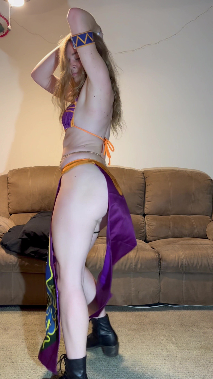 EvaSummers: Richiesta personalizzata - la principessa zelda cosplay in bikini fa una...