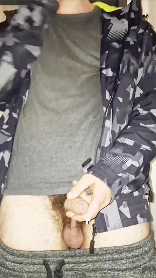 jerkofflover: Pri Skorom Rannom Nástupe V Práci Si Vyhoním Na Záchodoch.