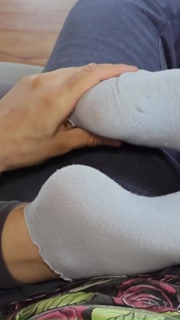 Jiran Upstair – Footjob Inconspicuous - Footjob Urutan Ditangkap Pancutan Mani