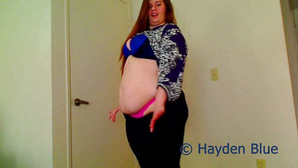 Hayden Blue: Pohled zespodu bbw striptýz