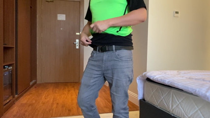 Audio Gay Sex Stories: A Quick Blowjob in the Gym Shower with Hot Muscled...