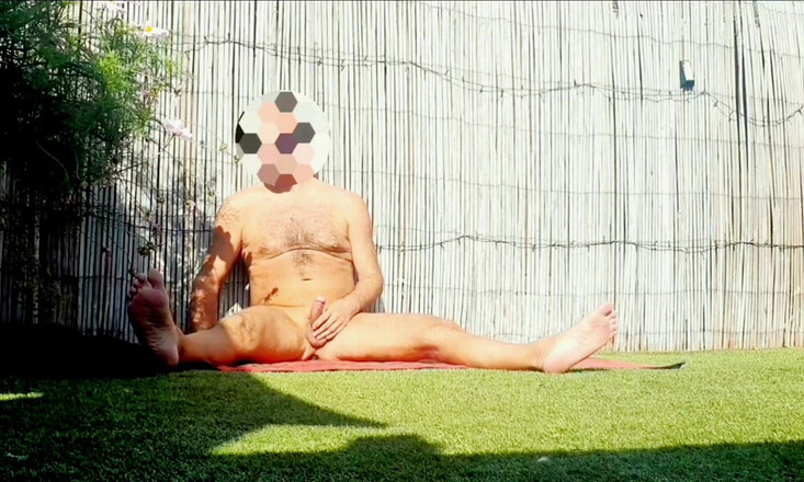MaleModel: 花园肛塞和抚摸